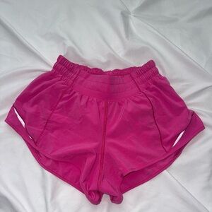 Lululemon Hotty Hot Low-Rise Lined
Short 2.5" Sonic Pink